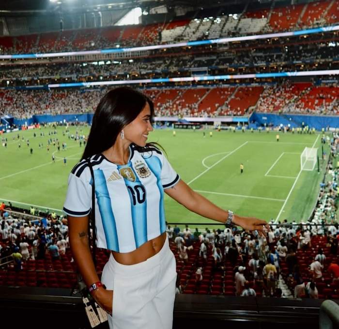Soția lui Lionel Messi, apariție incendiară în semifinala Cupei Mondiale 2026! Antonella a purtat tricoul Argentinei | FOTO