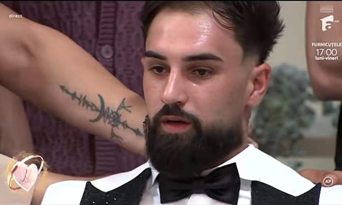 De ce mama lui Alexandru de la Mireasa nu a fost alături de el în ziua cea mare. Ce mesaj i-ar fi transmis fiului său