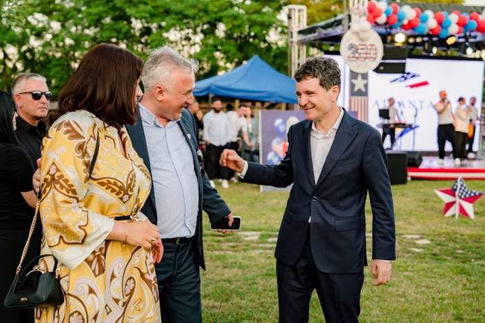 Omul din umbră care a organizat cea mai importantă recepție dedicată Statelor Unite în România. Puțini îi cunosc povestea