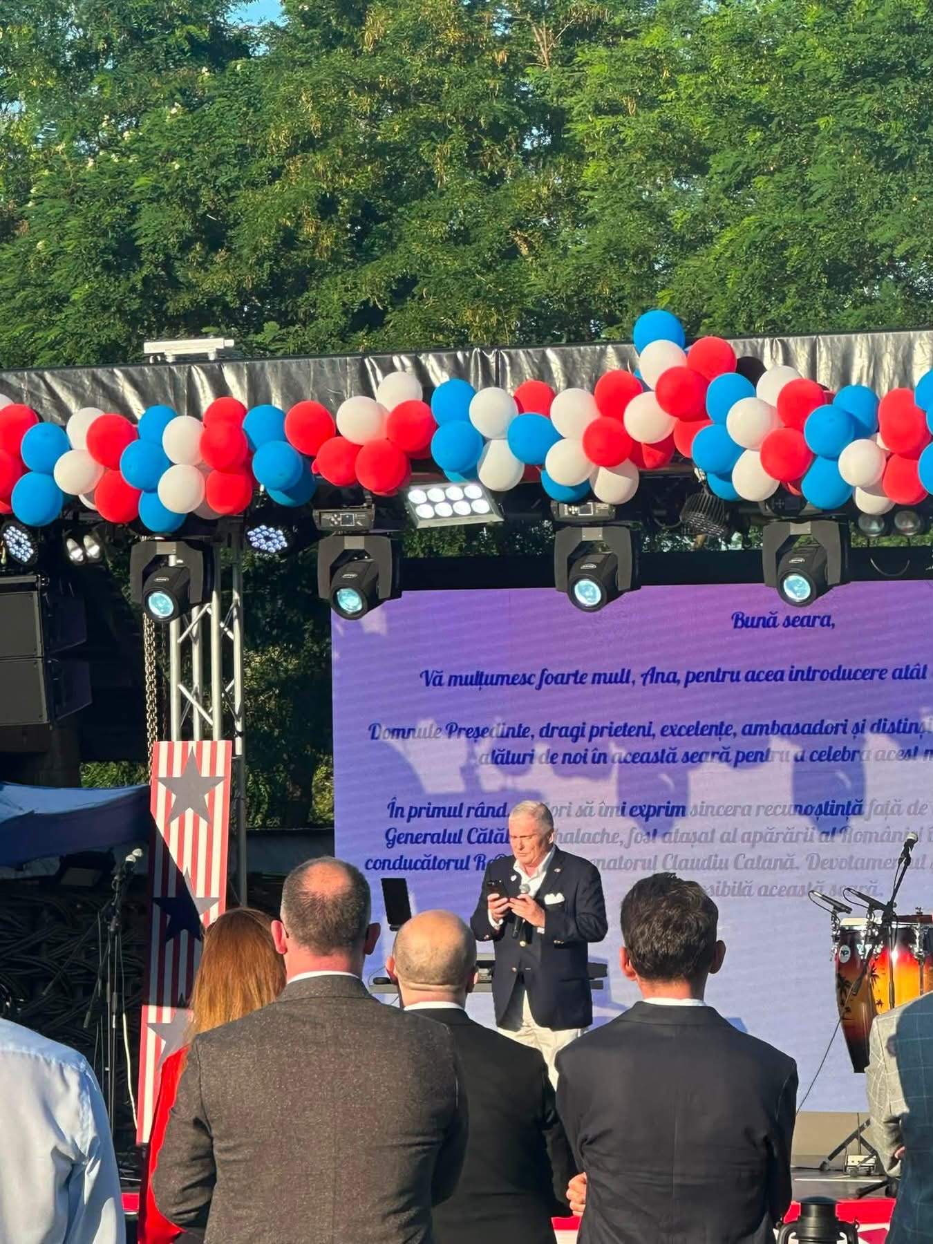 Omul din umbră care a organizat cea mai importantă recepție dedicată Statelor Unite în România. Puțini îi cunosc povestea