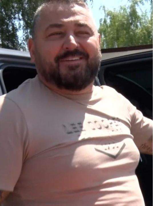 Cine este Marian Buricea pe care l-au săltat mascații. Au venit cu elicopterul și i-au spart și terasa de beton la percheziții