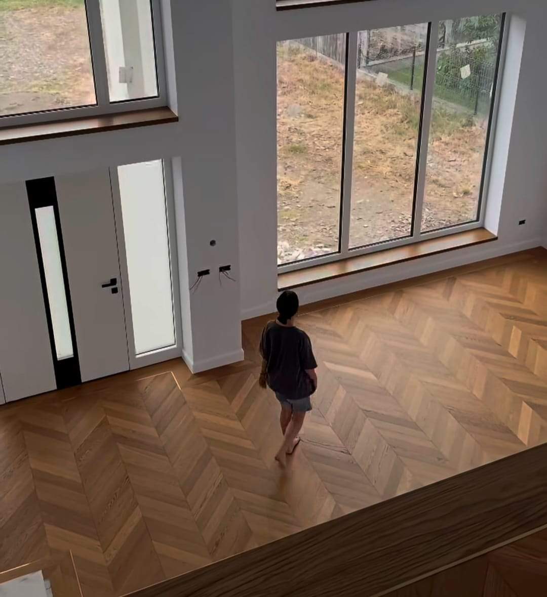 O influenceriță din Suceava și-a făcut o casă la care și vedetele din România ar visa! Cum arată și cât costă locuința, încă în constructie