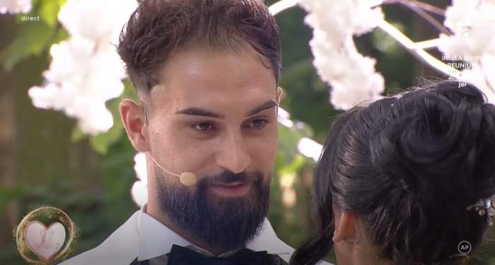 Părinții lui Alexandru de la Mireasa nu au fost prezenți în Finală. Concurentul s-a căsătorit cu iubita lui, Giulia. Ce și-au promis cei doi