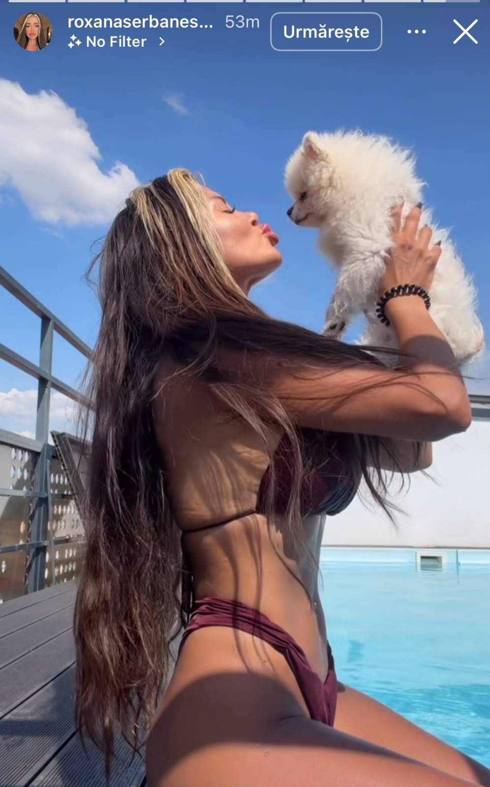 Roxana Șerbănescu, la piscină