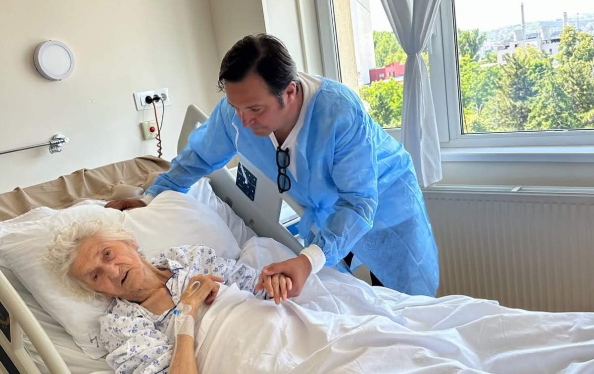 Daniel Buzdugan și mama lui, la spital