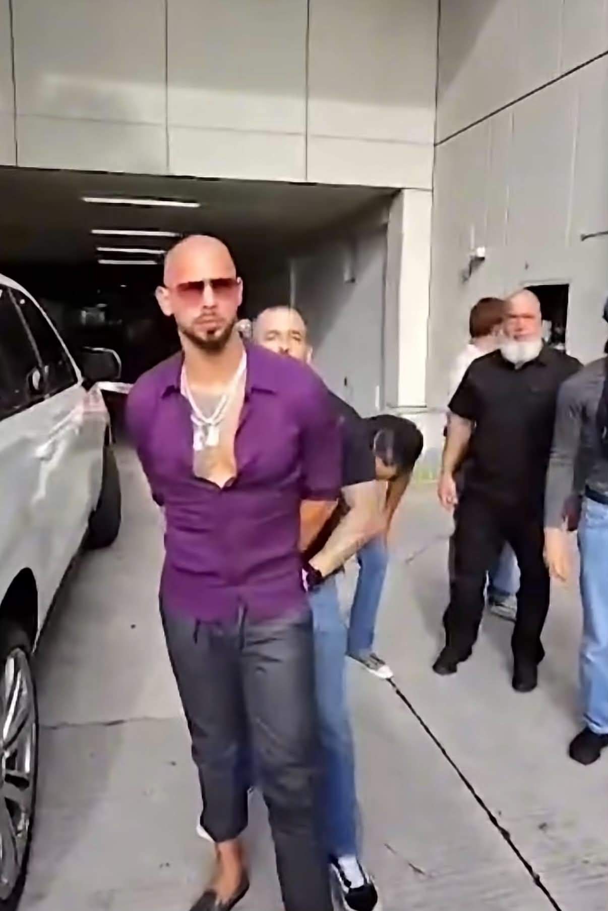 Frații Andrew și Tristan Tate, reținuți în Miami. Sunt vizați de acuzații grave și riscă extrădarea în Marea Britanie