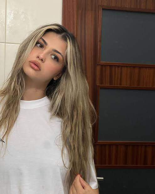 Irina Manea și-a schimbat complet look-ul. Cum arată acum soția lui Cristi Manea