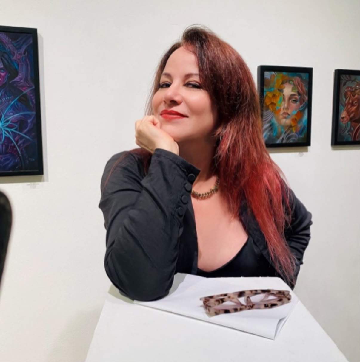 Jennifer Finch, zâmbind