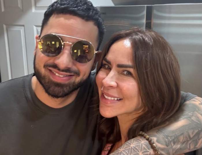 Aylin Mujica și fiul ei, apropiați
