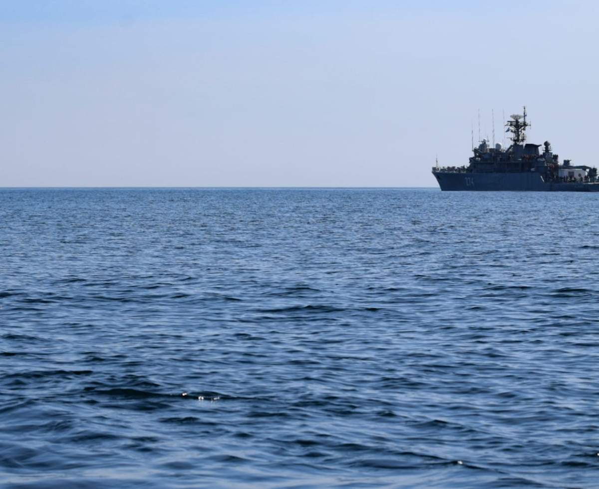 navă marină