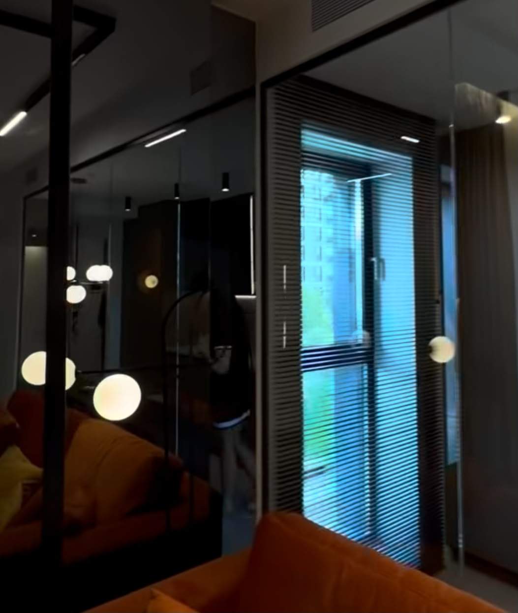 Cum arată unul dintre apartamentele Andreei Bostănică. Influencerița a investit bani grei în amenajare