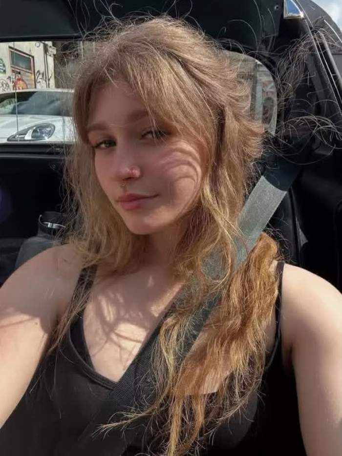 Sofia Bucur, în mașină