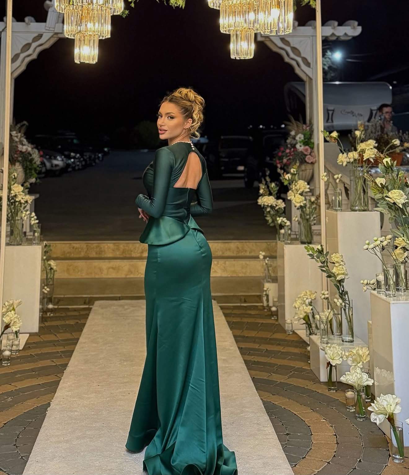 Daria Cuflic, îmbrăcată elegant