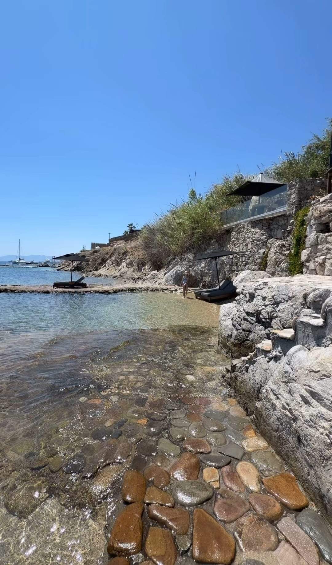 Bianca Drăgușanu, vacanță de zeci de mii de euro! Cât costă o noapte de cazare la hotelul de lux din Grecia | FOTO