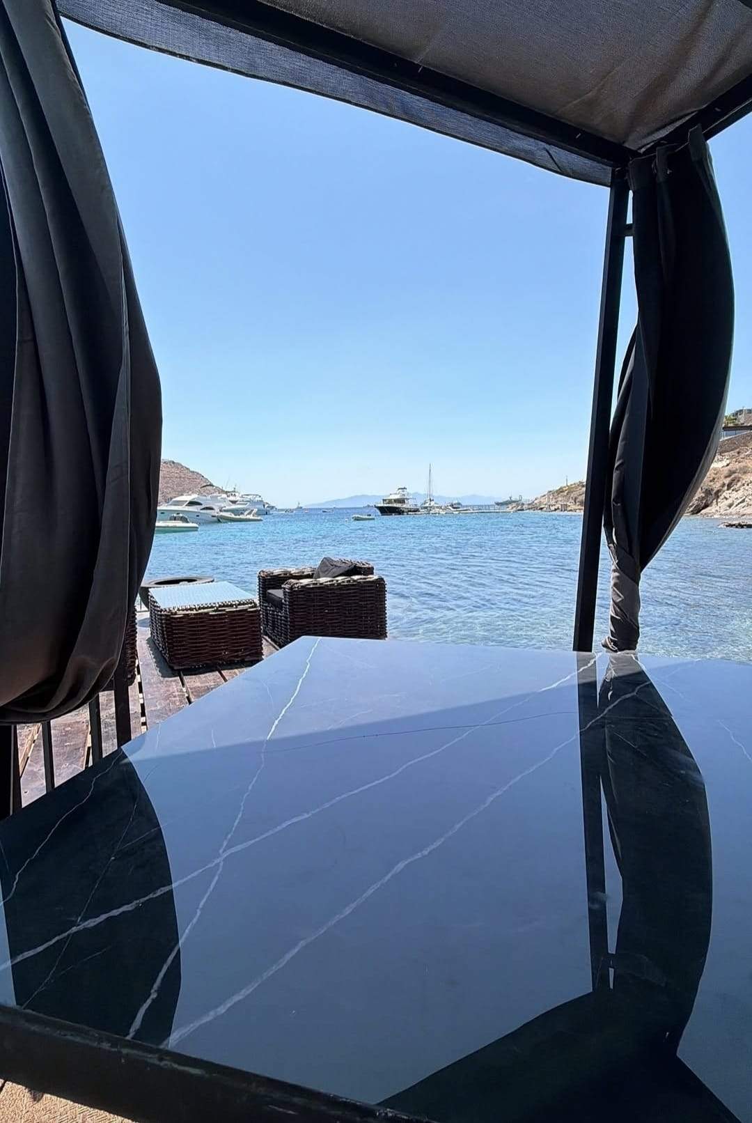 Bianca Drăgușanu, vacanță de zeci de mii de euro! Cât costă o noapte de cazare la hotelul de lux din Grecia | FOTO