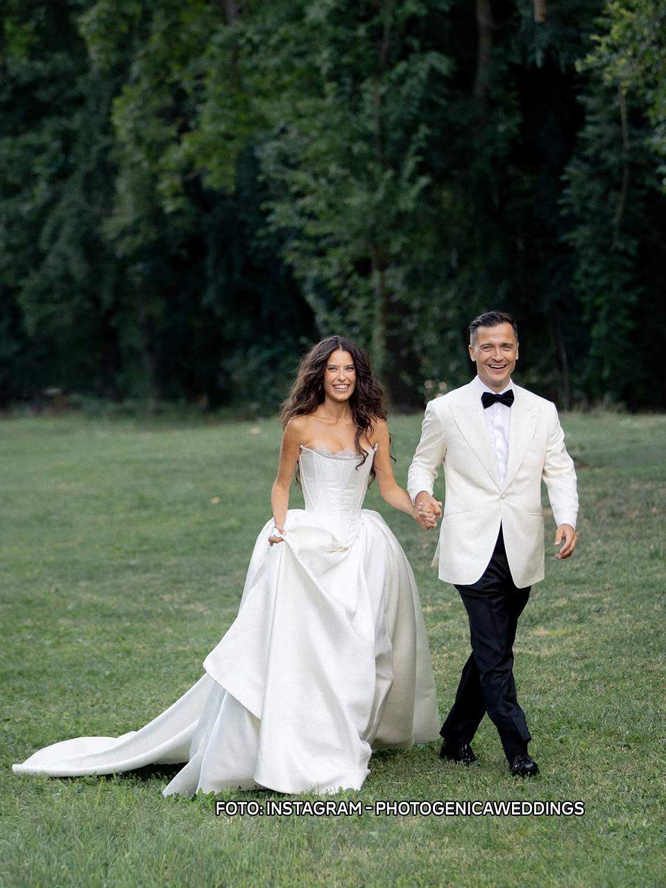 Ce nu s-a văzut la nunta lui Alice Peneacă și a lui Dragoș Caliminte. Cei doi au ales un tort atipic | FOTO