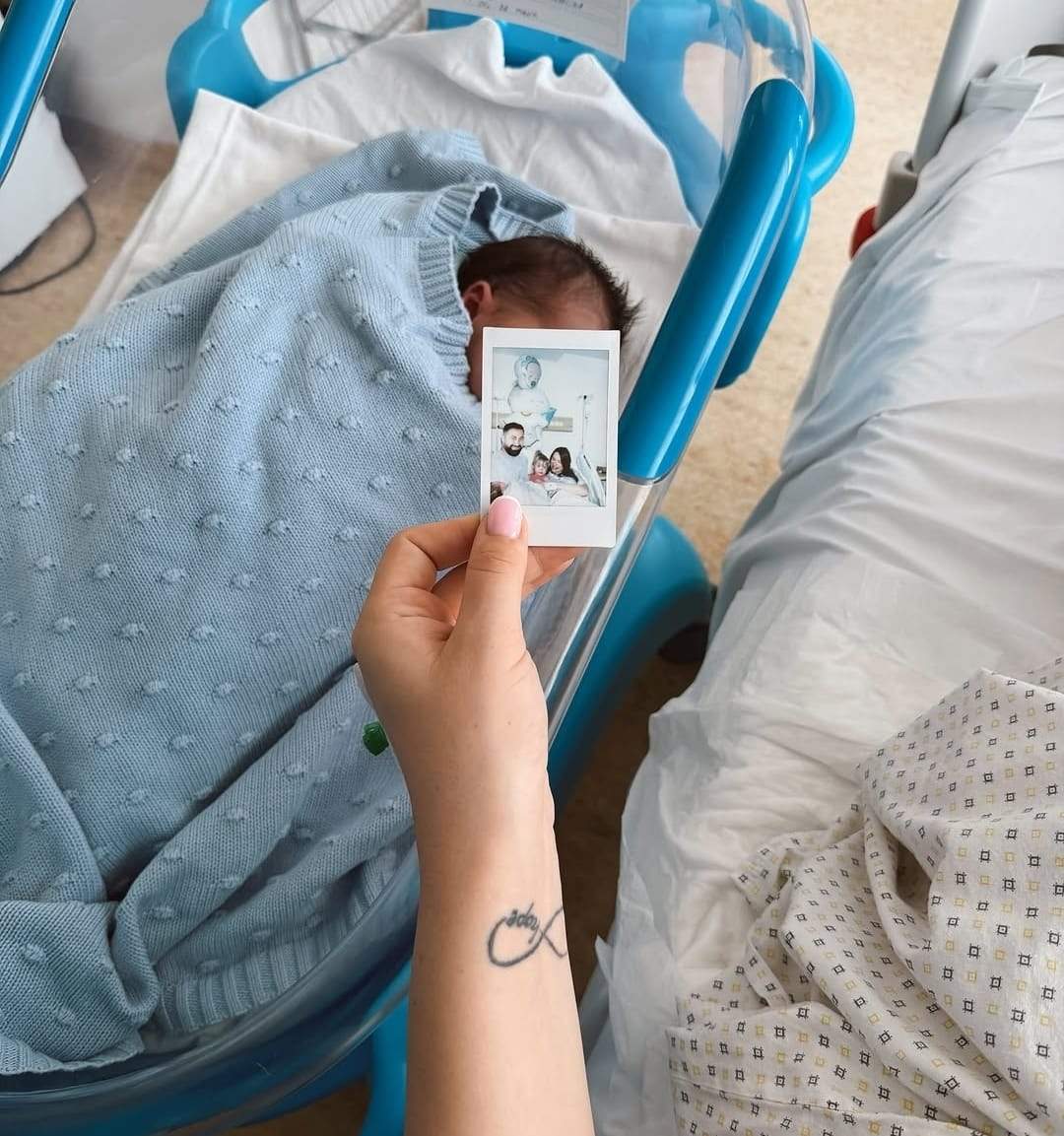 Iustina Loghin a născut! Ce nume poartă băiețelul fostei concurente de la Insula Iubirii | FOTO