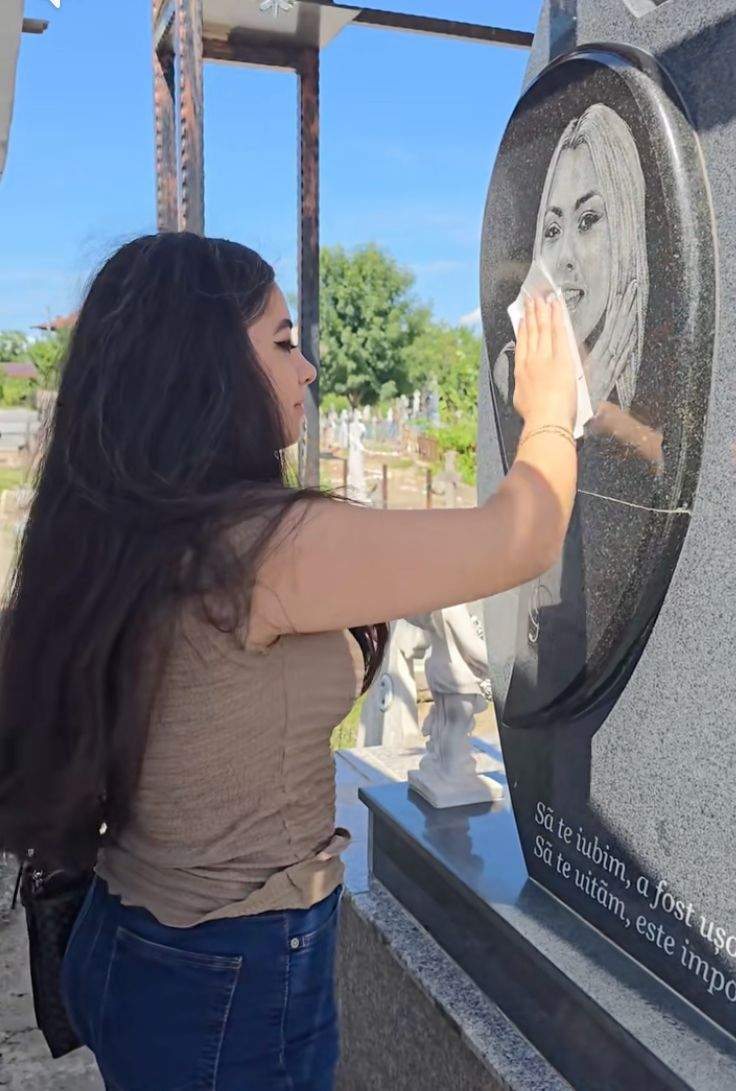 Ce s-a întâmplat la mormântul Denisei Răducu în ziua în care s-au împlinit 9 ani de la moarte. Dovada că nu a fost dată uitării