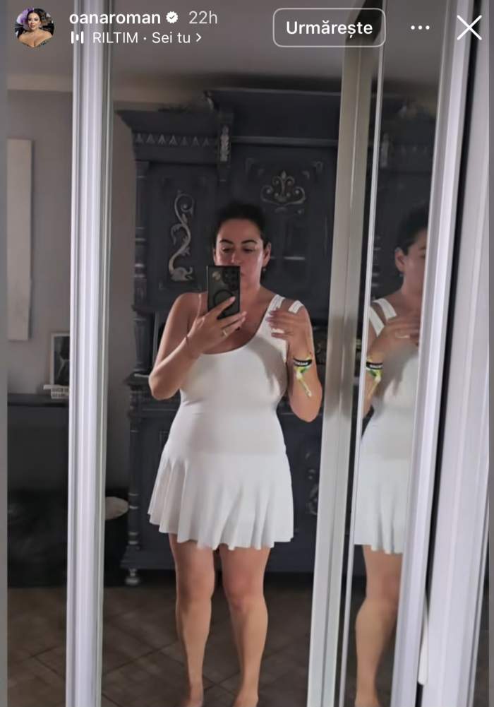 Oana Roman, în costum de baie