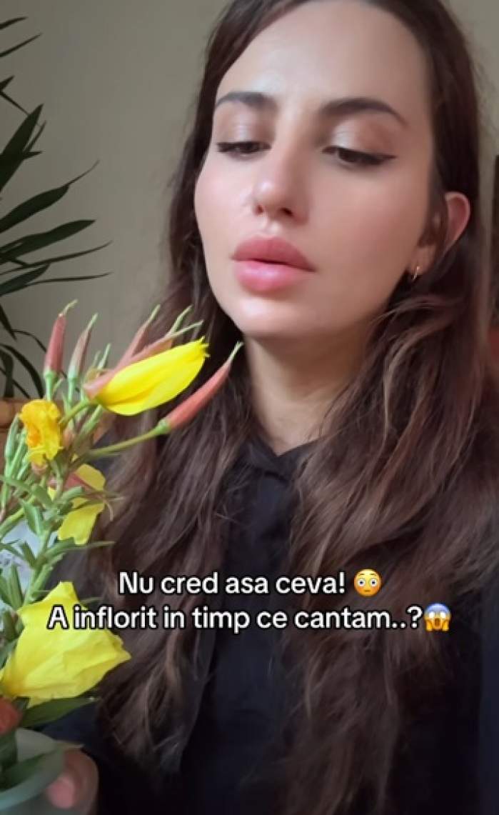 O tânără susține că o floare s-a deschis în timp ce cânta. Momentul a lăsat-o fără cuvinte