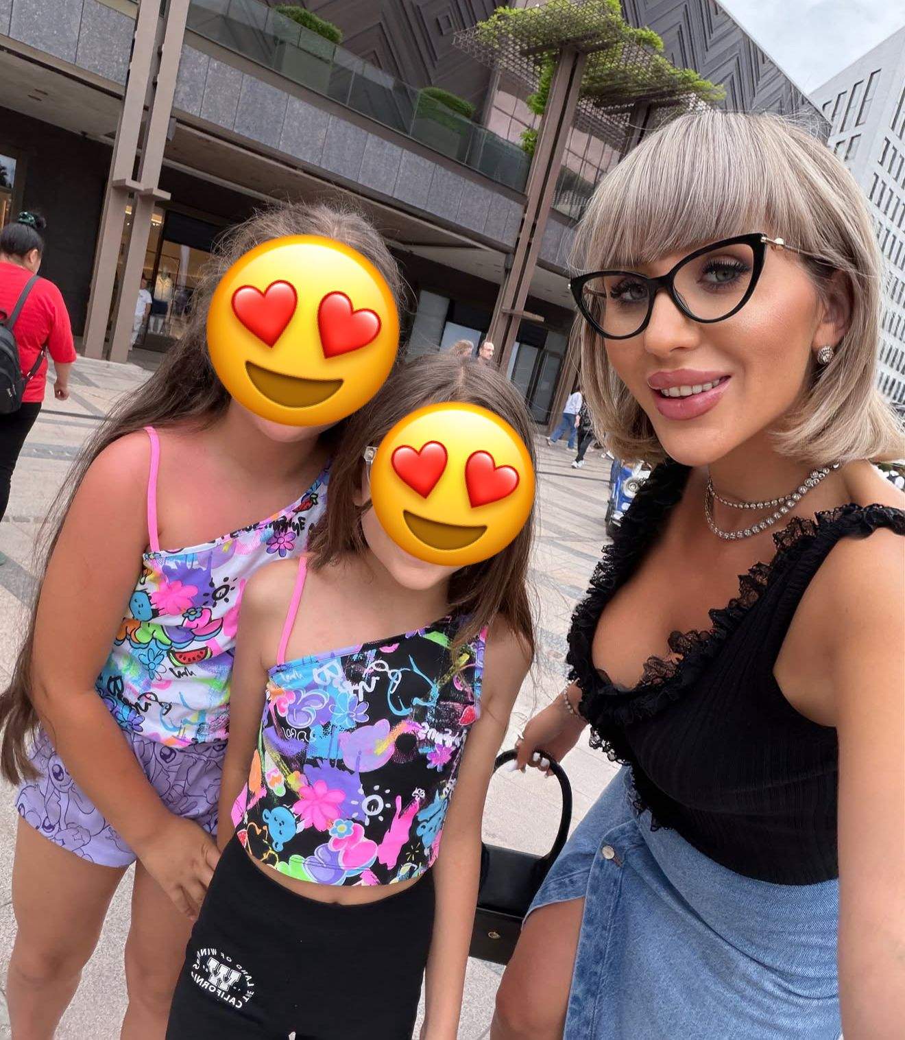 Dana Roba, Chantal și Celine