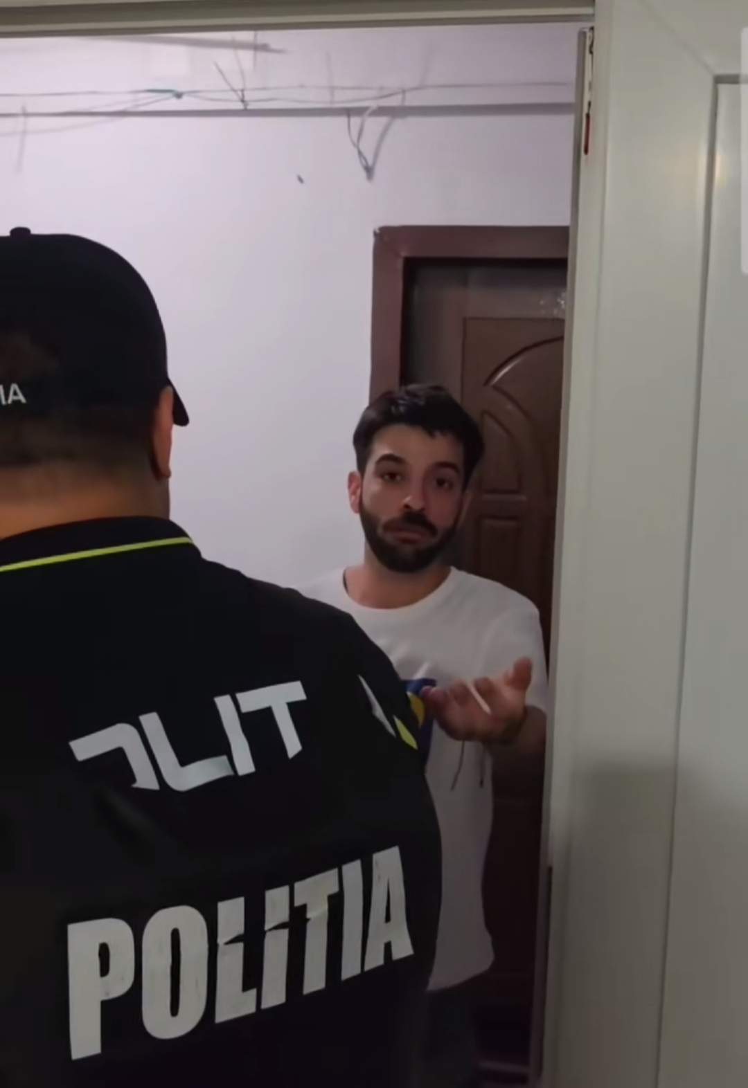 David Pușcaș a sunat de urgență la 112! Tiktokerul s-a certat cu polițiștii în public