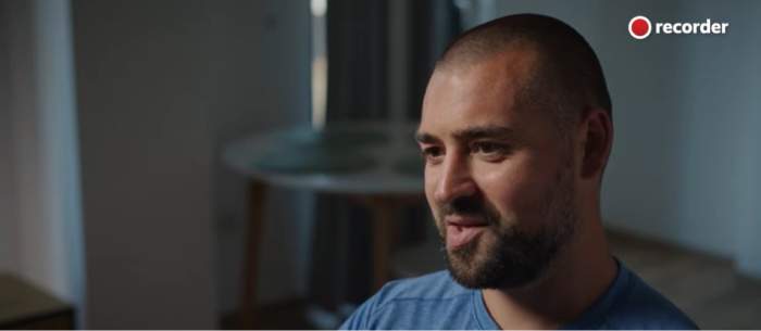 Ce acuzații face fiul unei călugărițe la adresa lui Cristian Pomohaci. Tânărul a dezvăluit ce i-a cerut fostul preot mamei sale