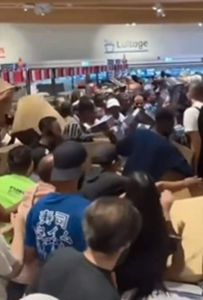 Scene incredibile într-un magazin. Oamenii s-au luat la bataie pentru a cumpăra ventilatoare