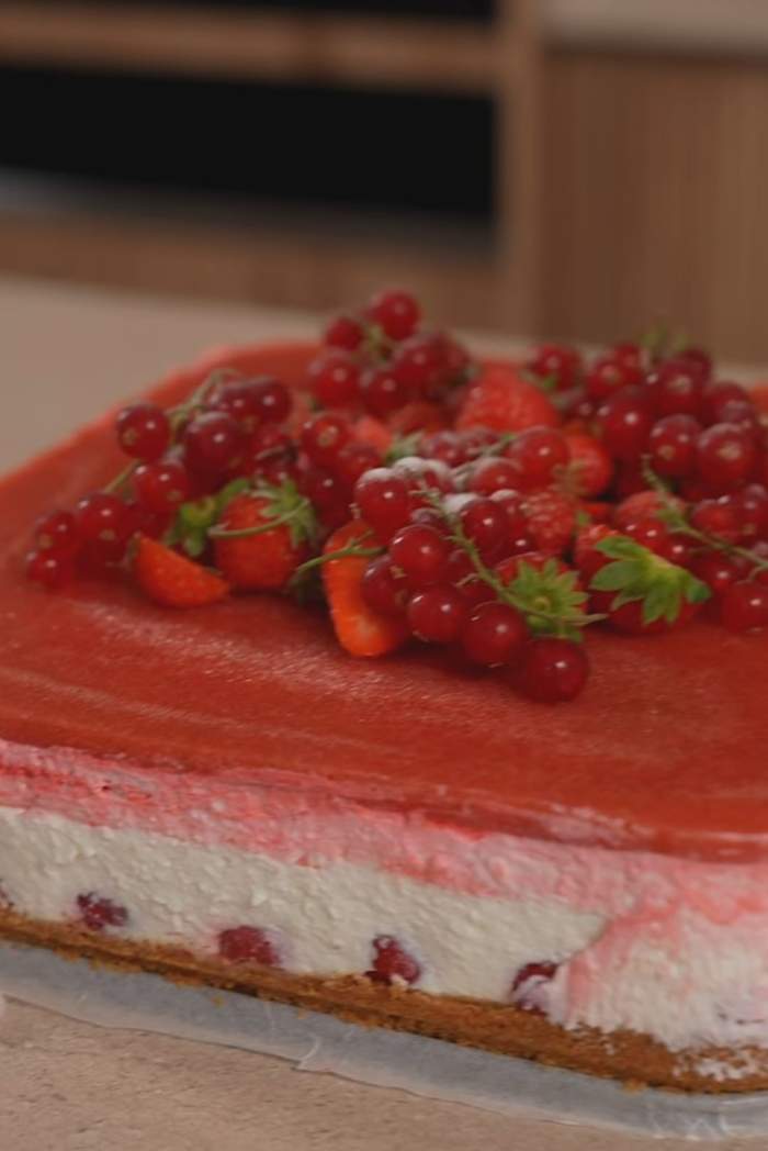 cheesecake cu căpșuni