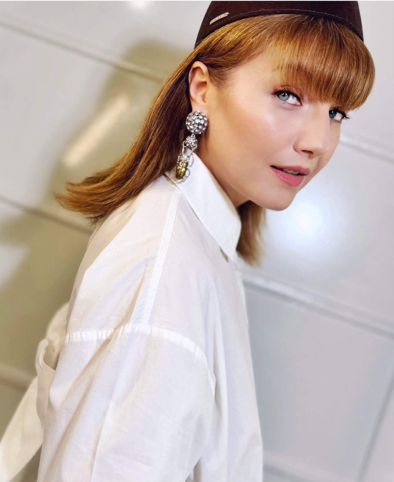 Alexandra Ungureanu, machiată și coafată