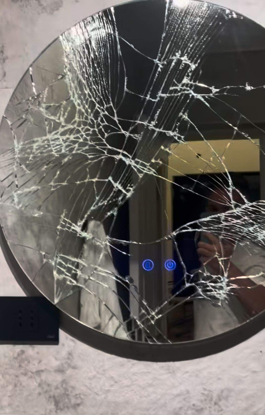 Proprietarul cabanei din Dâmbovița și-a retras plângerea penală! Ce se întâmplă acum cu cei care au distrus locuința