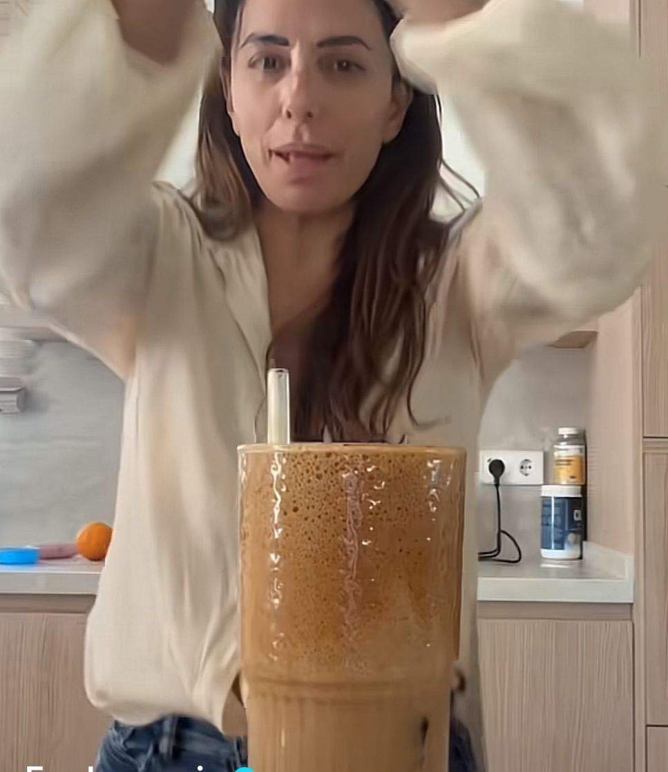 Rețeta de frappe cu sirop de banane preparat în casă. Eva Longoria a dezvăluit secretul băuturii sale preferate