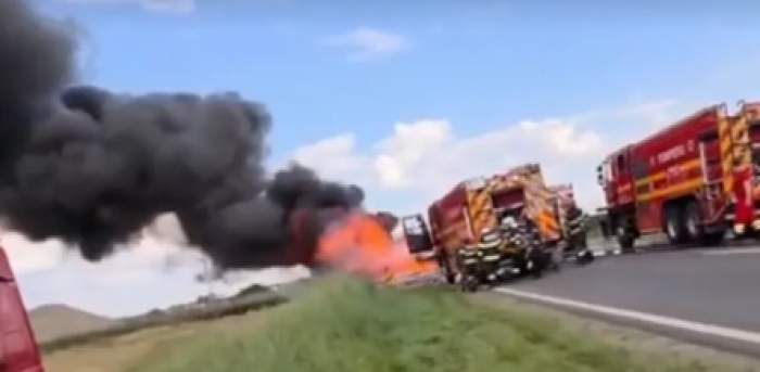 Incendiu puternic pe DN 25! Un TIR încărcat cu ulei a luat foc. Traficul este blocat în Galați | VIDEO