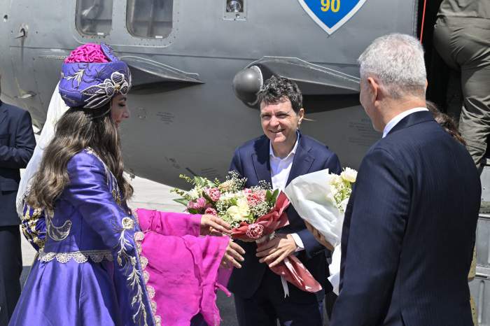 Cum s-a îmbrăcat Mirabela Grădinaru la întâlnirea cu Donald Trump. Primele imagini cu Nicușor Dan și partenera lui