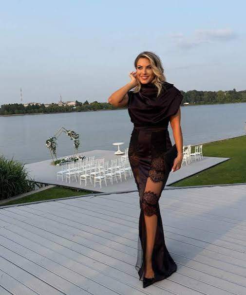 Amna a transmis un mesaj neașteptat. Ce i-a rugat artista pe cei care o urmăresc
