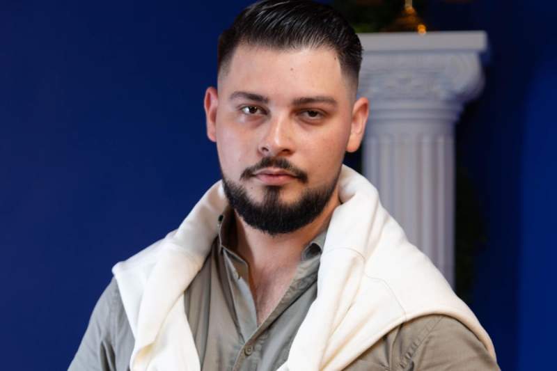 Cu cine se iubește Cosmin de la Mireasa, sezonul 12. Fanii emisiunii au crezut că nu văd bine