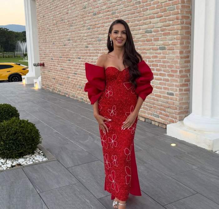 Georgiana Lobonț, în rochie roșie