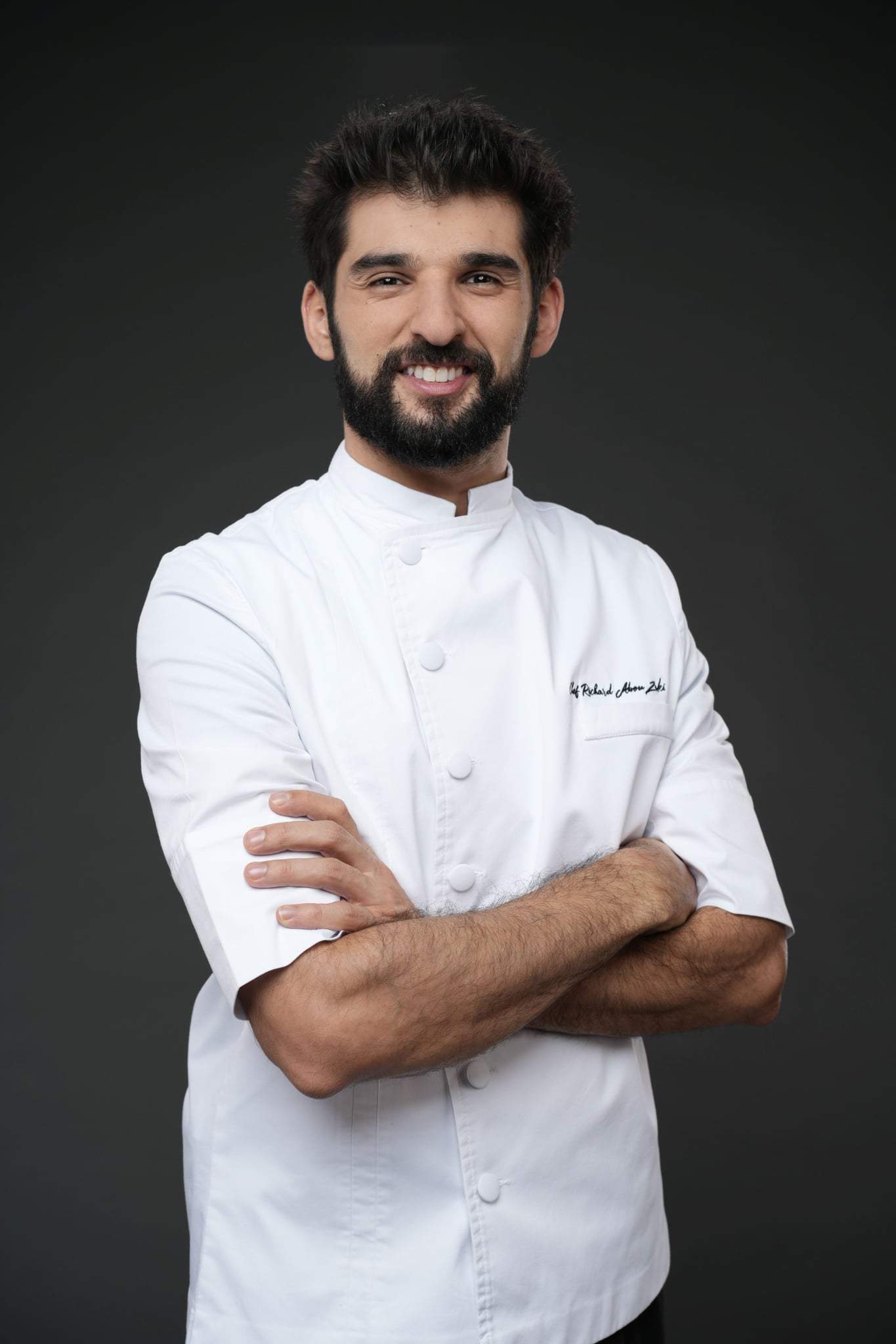 Chef Richard Abou Zaki lansează a doua carte în această toamnă: ”Sunt incredibil de emoționat să anunț acest proiect special, cu 50 de rețete fine, elegante și frumoase”