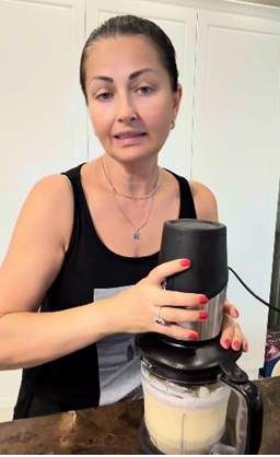Rețeta de înghețată proteică a Gabrielei Cristea face furori. Se prepară în doar câteva minute