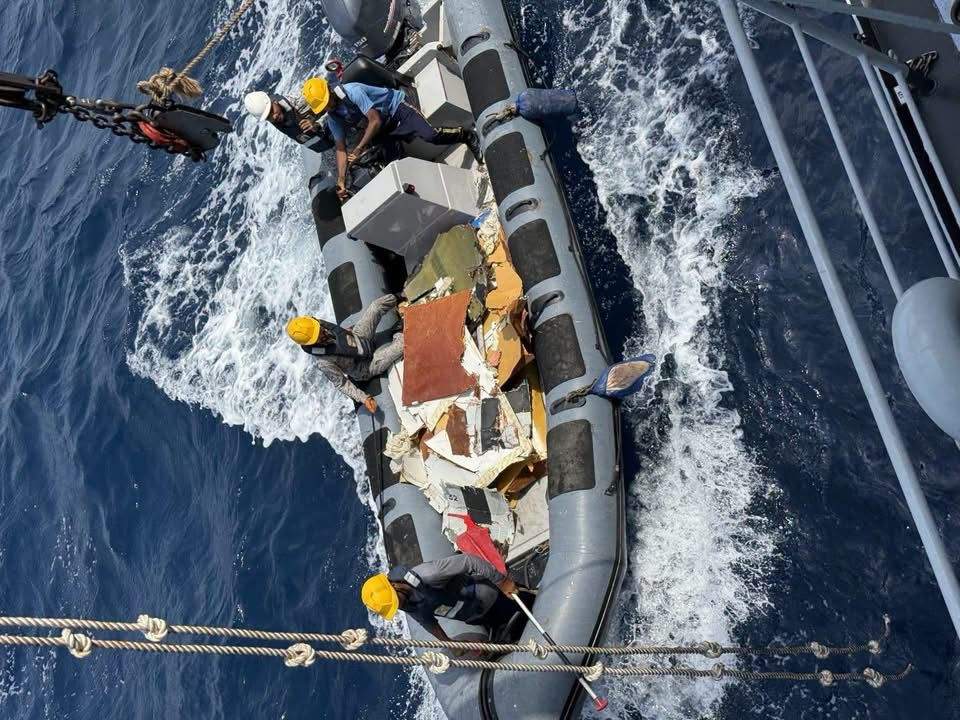 Imagini cu avionul dispărut