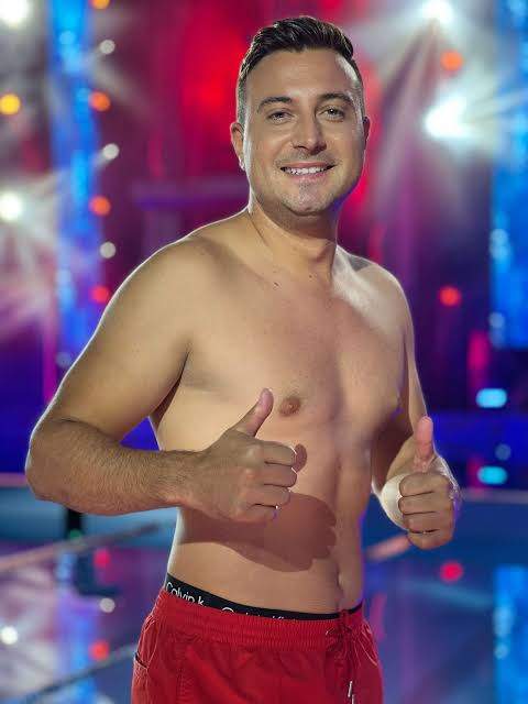 Valentin Sanfira, înțepătură la adresa celor care îl bârfesc. Mesajul artistului a fost unul tranșant