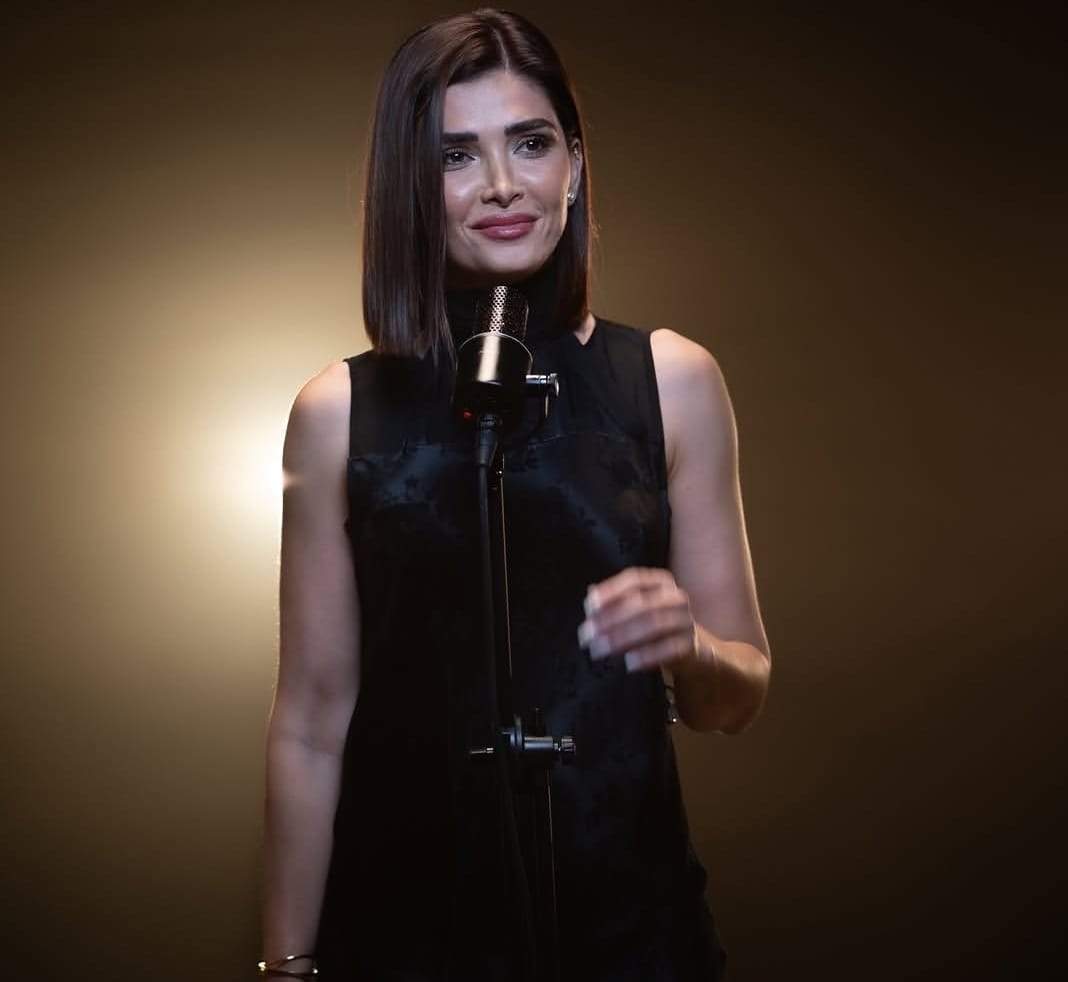 Alina Pușcaș a fost confundată cu Alina Pușcău! Vedeta a dezvăluit ce mesaj a primit de la un fan