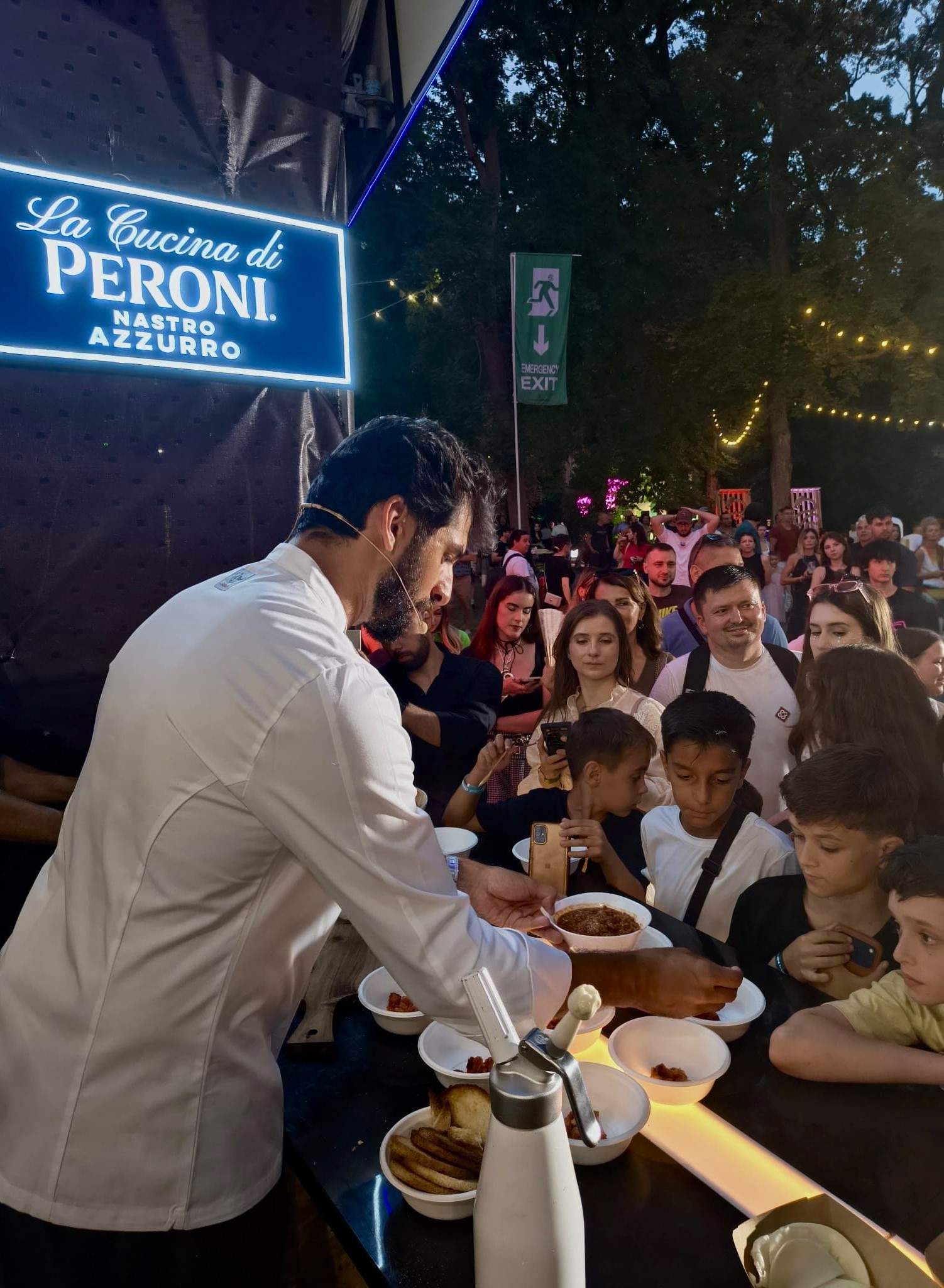 Jurații Chefi la cuțite au petrecut trei seri pline de emoție și bucurie la Festivalul Summer Well, unde au pregătit cele mai delicioase gustări pentru întâlnirea cu publicul