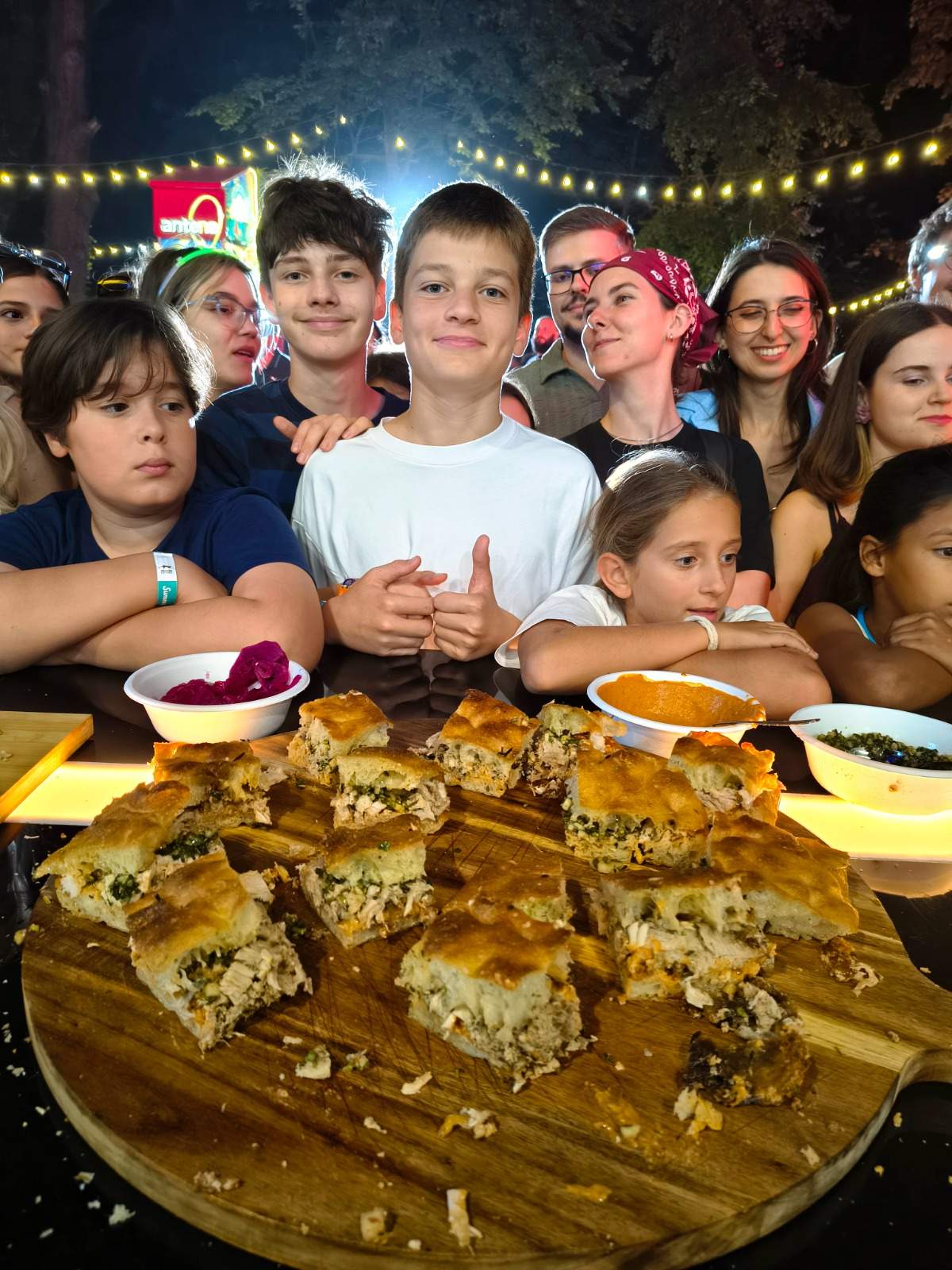 Jurații Chefi la cuțite au petrecut trei seri pline de emoție și bucurie la Festivalul Summer Well, unde au pregătit cele mai delicioase gustări pentru întâlnirea cu publicul