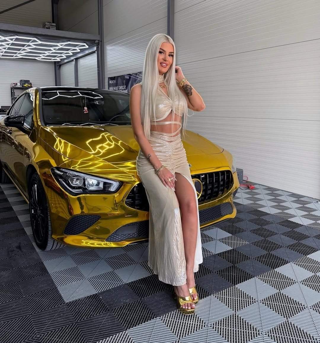 Ce a făcut Andreea BLD la mare cu Adam! Între cei doi ar fi mai mult decât o prietenie! Informații exclusive: ”Se țineau în brațe și de mână”
