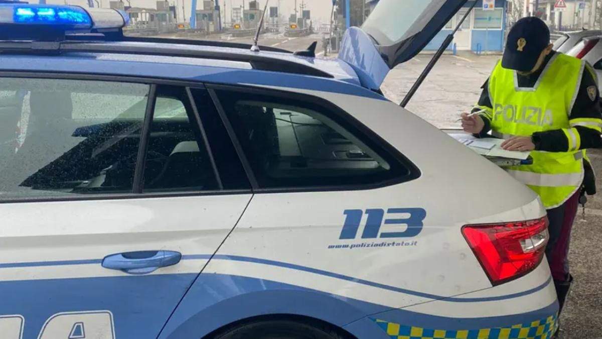 Polițiști italieni