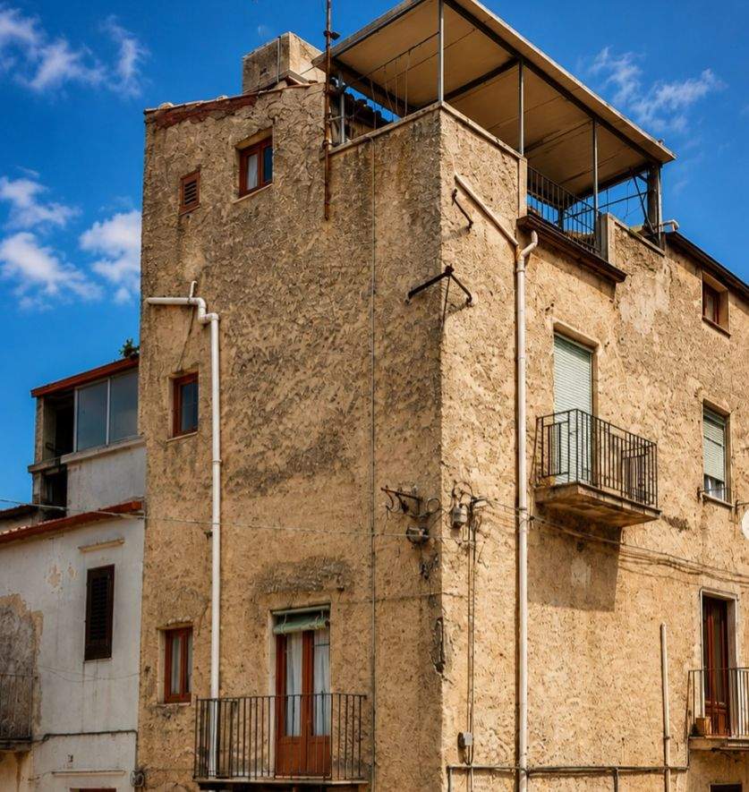 Dacă ai 25.000 de euro poți cumpăra o casă superbă în inima Siciliei. Imagini cu proprietatea, atât interior cat și exterior | GALERIE FOTO