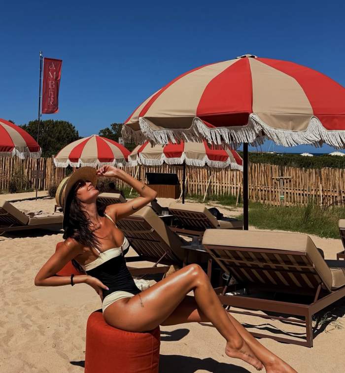 Ramona Olaru în costum de baie