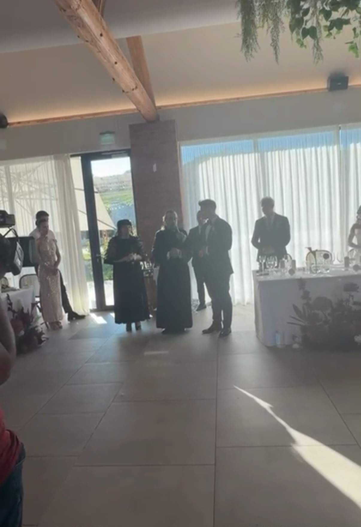 Decorul de poveste de la nunta Andreei Munteanu. Fosta concurentă Survivor s-a căsătorit astăzi