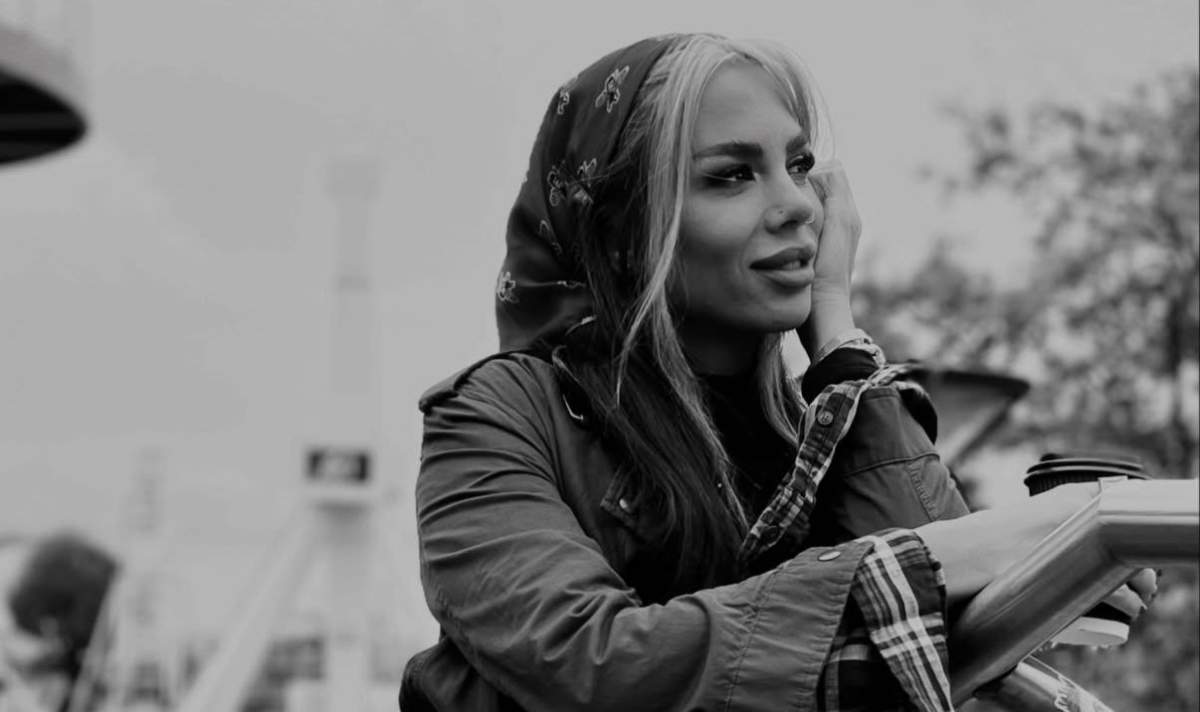 Cristina Petre, poză alb-negru